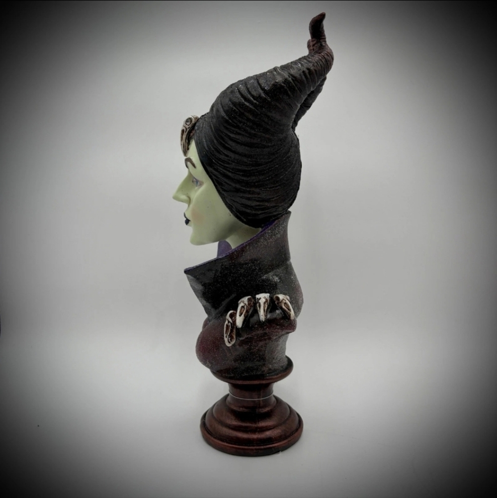 Disney Villain Maleficent Style Evil Queen Light Up Bust Halloween Statue Decor - Picture 5 of 8